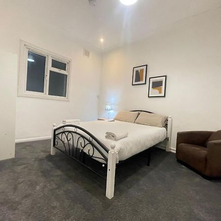 לונדון Private Double Room In Stratford מראה חיצוני תמונה